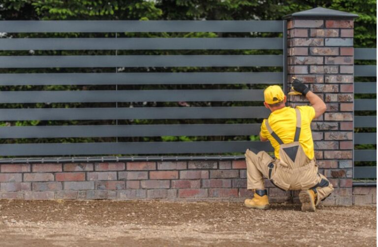 How to Compare Fence Companies and Get the Best Deal